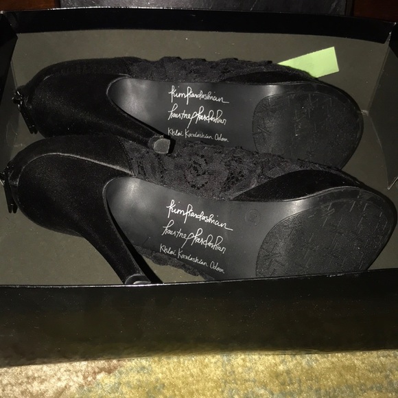 Kardashian Collection black peep toe heels - Picture 3 of 3